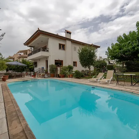Apartment Alimos *