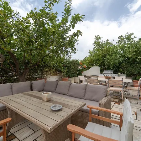 Apartment Alimos *