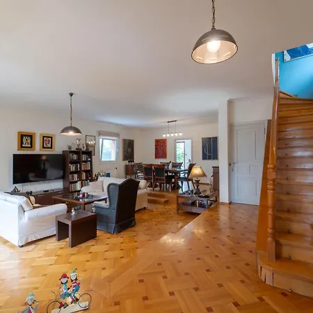 Alimos Apartment